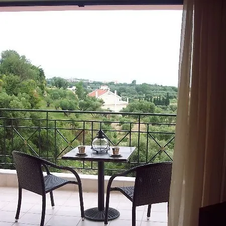 Hotel Sarantos Pool Suites 4*